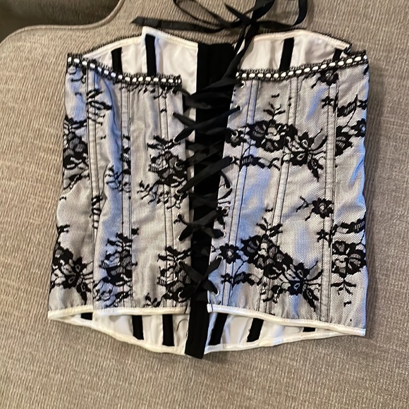 Corset - Women’s Large - Picture 2 of 4